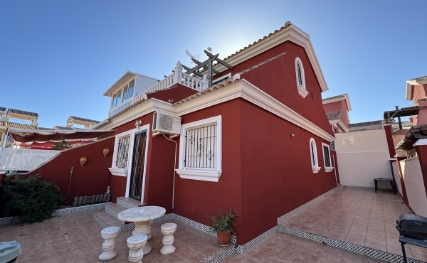 3 Bedroom 2 Bathroom Townhouse in Villamartin