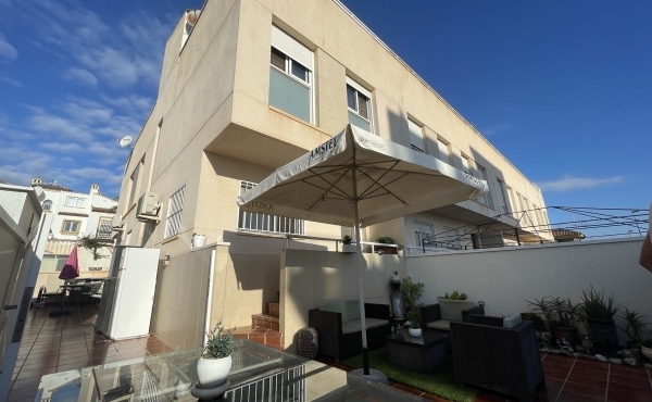 3 Bedroom 3 Bathroom Townhouse in Los Dolses