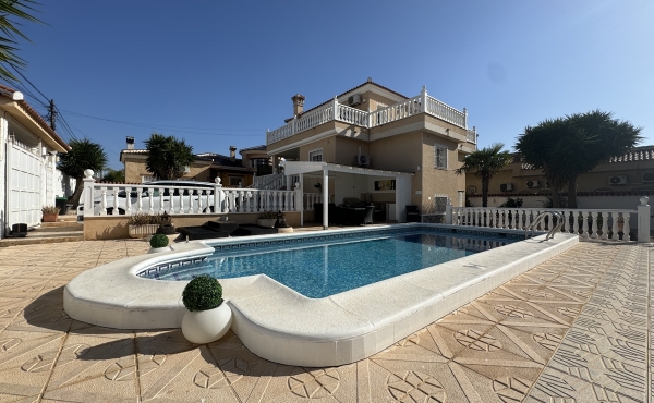 4 Bedroom 3 Bathroom Villa in Ciudad Quesada