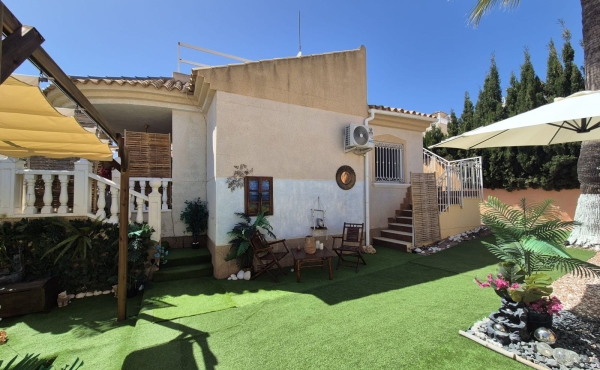 2 Bedroom 1 Bathroom Villa in Villamartin